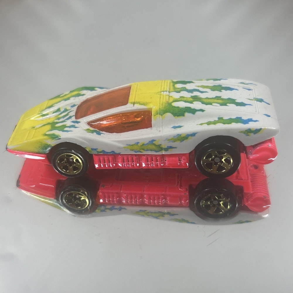 Hot‎ Wheels 1974 White Silver Bullet 9